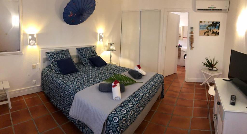 Appartement Rez-De-Chaussee De Villa A 1 Minute De La Plage Saint-Francois  Exterior photo